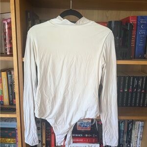 Amazon White Long Sleeve Turtleneck Bodysuit (Size XL)